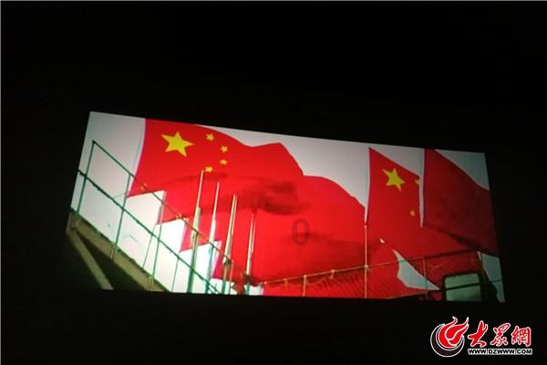 我该恨他吗？他否定了我的全部，把我打击的丁点不剩，这时候的我还有抑郁症。接着我越来越沉默，他就说游戏画面