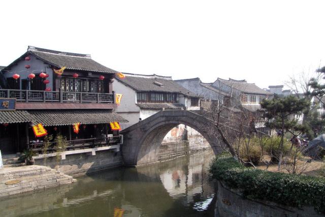 机智问答网页-智慧挑战,快速解答疑问-民事诉讼,起诉状内容是什么