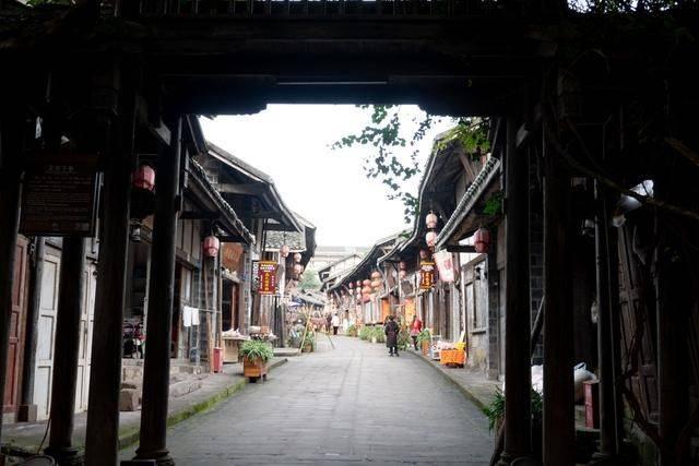 逃离违建房屋6