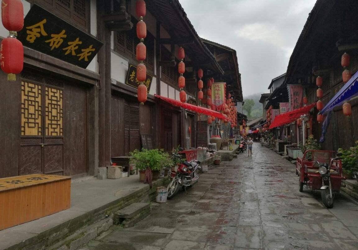 和诗以歌，唱读汉语之美——毛泽东文学院青少年文学素养大讲堂第二讲热闹开讲